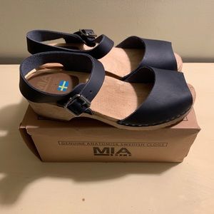 Mia Anja clogs **BRAND NEW**